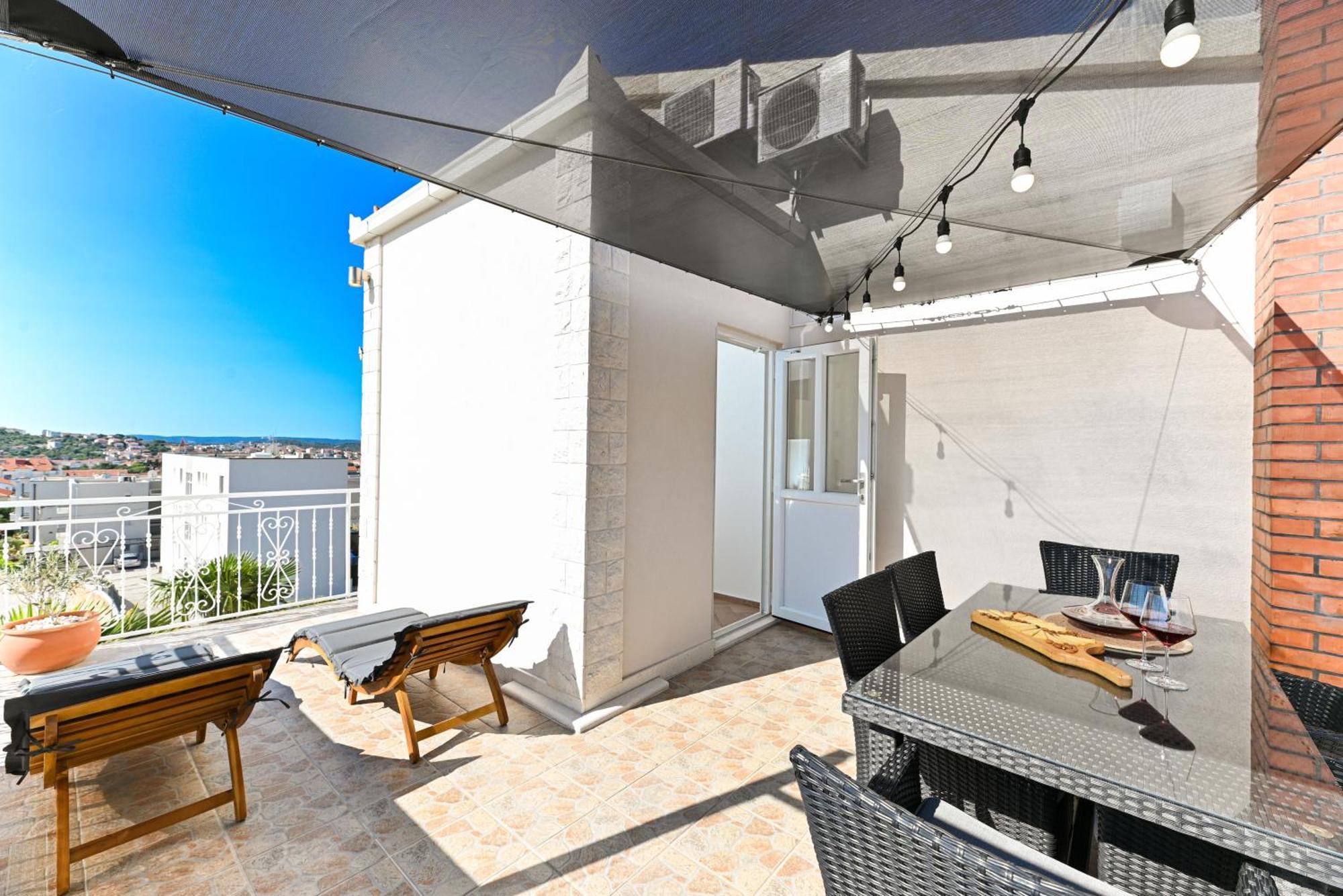 Apartment Dajana Feeling Of Home Trogir Kültér fotó